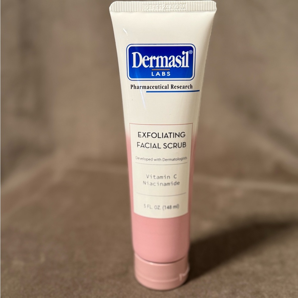 Dermasil Exfoliating Facial Scrub